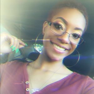 Meet your Posher, Kayla